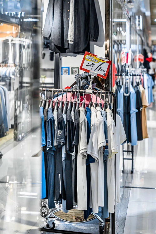 50元入手巴黎時裝周同款 我在深圳的服裝批發(fā)尋寶記